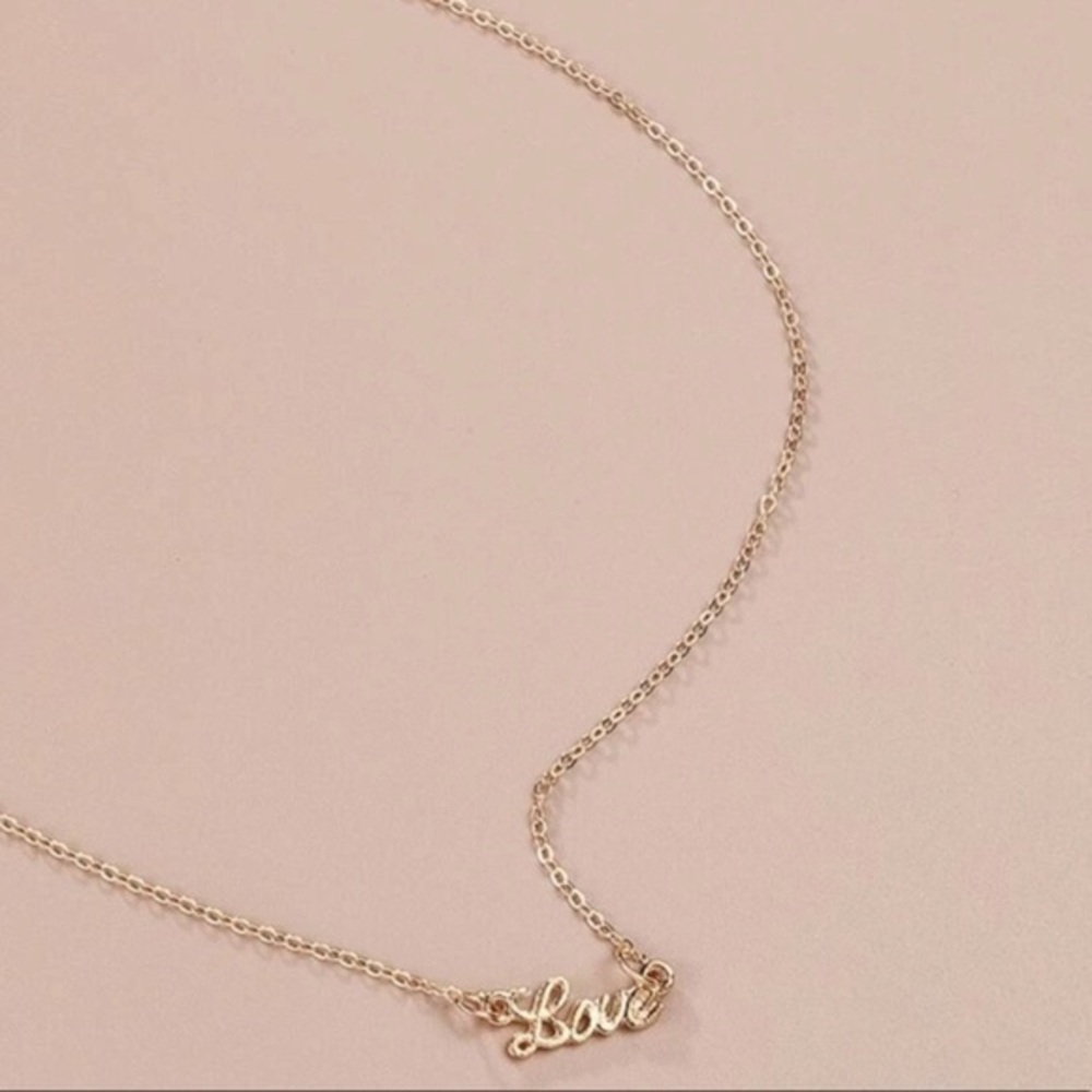 3/$30 💛 Dainty Love Necklace
